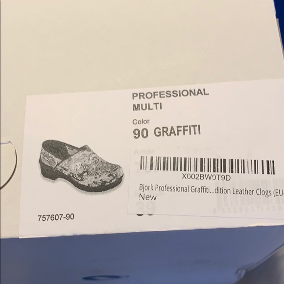 Clogs - Picture 3 of 3